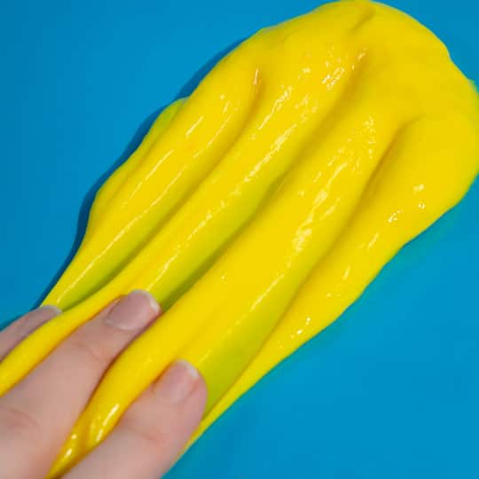 Play-Doh Super Stretch Glossy Yellow Pineapple Scented Compound